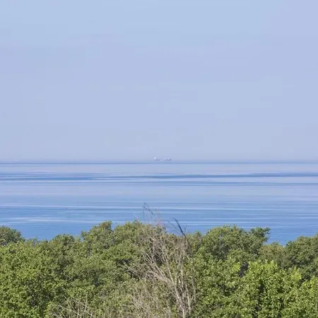 Apartment Gd In Tina